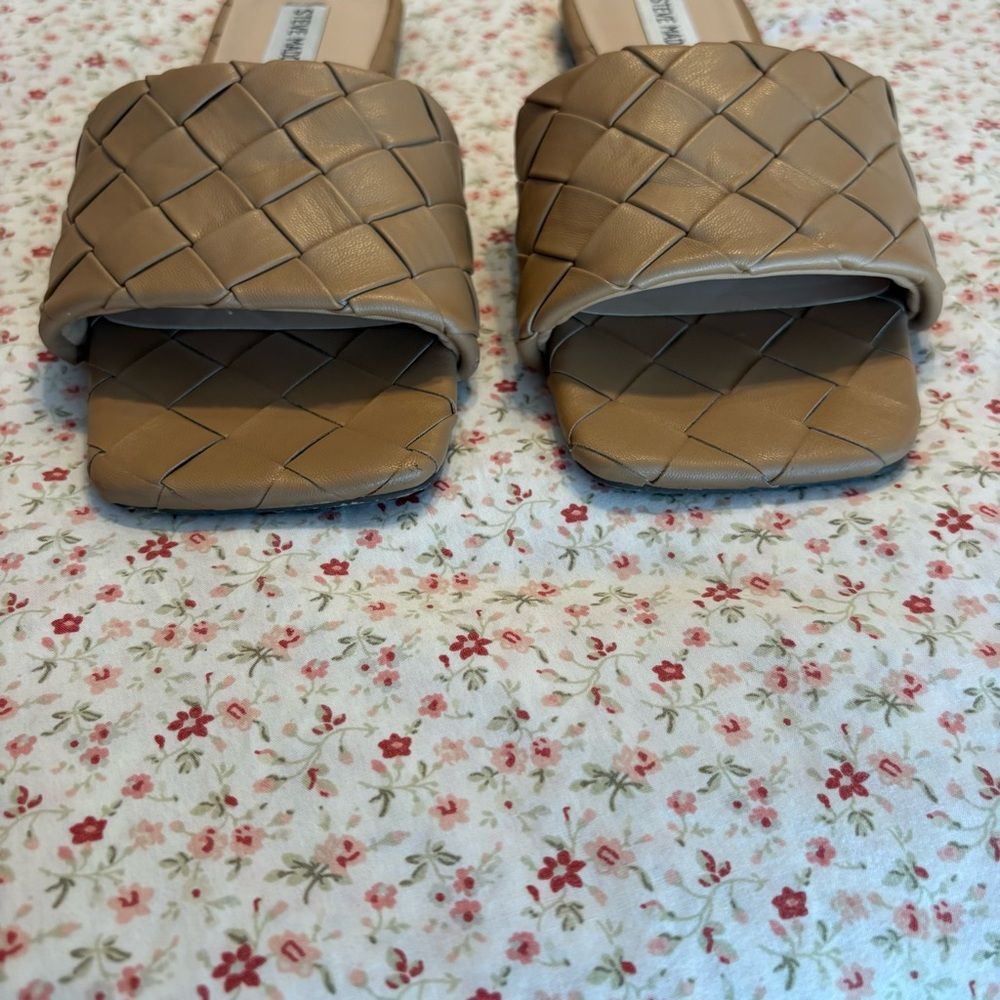 Steve Madden Melyza Tan Woven Slide Sandals - Picture 5 of 5